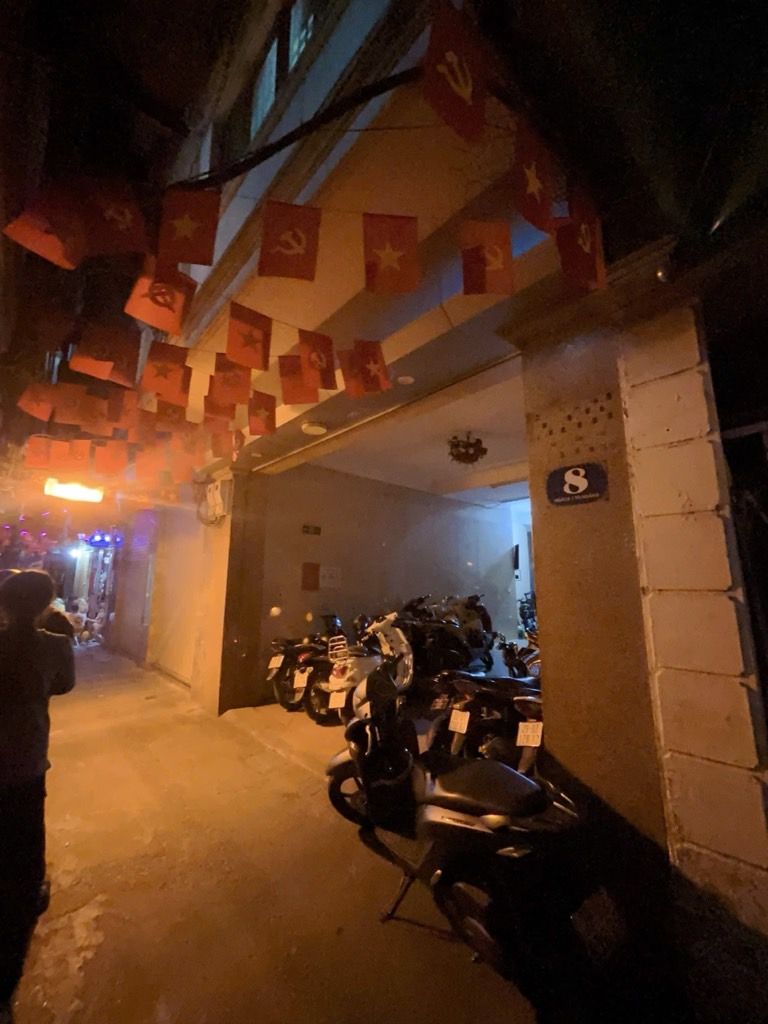 Bán nhà Ngõ Tô Hoàng - diện tích 74m2 6 tầng - 2 mặt ngõ - giá 18,3 tỷ