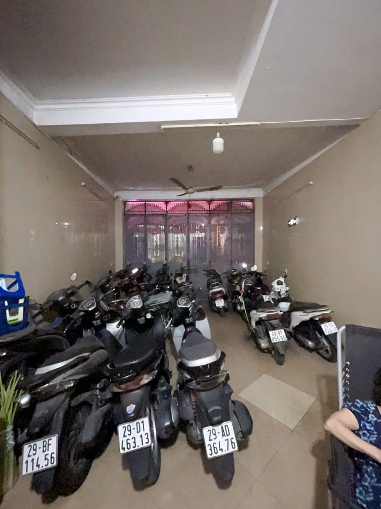 Bán nhà Ngõ Tô Hoàng - diện tích 74m2 6 tầng - 2 mặt ngõ - giá 18,3 tỷ