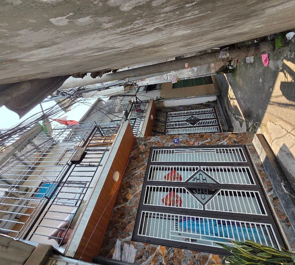 Bán nhà Đông Thiên - diện tích 31m2 3 tầng - gần ô tô - giá 3 tỷ