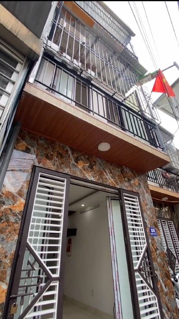 Bán nhà Đông Thiên - diện tích 31m2 3 tầng - gần ô tô - giá 3 tỷ