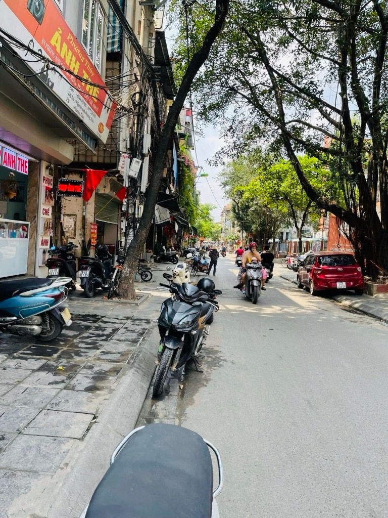 Bán nhà Tân Mai - diện tích 13,8m2 3 tầng - Ô TÔ TRÁNH - giá 12 tỷ