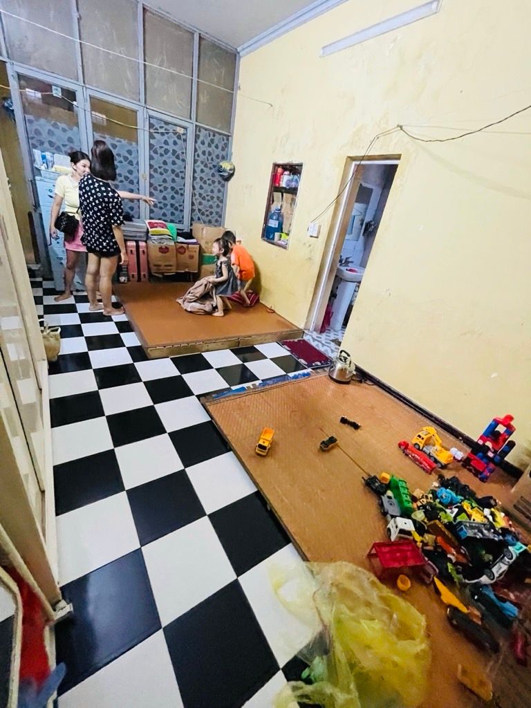Bán nhà Tân Mai - diện tích 13,8m2 3 tầng - Ô TÔ TRÁNH - giá 12 tỷ
