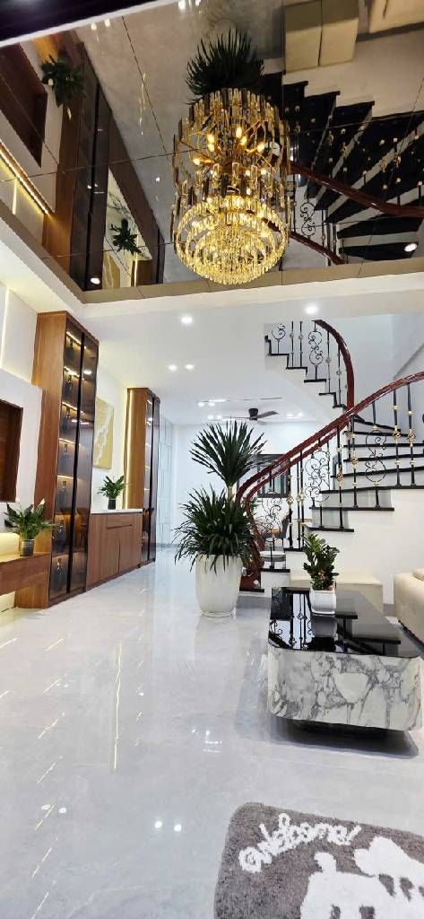 Bán nhà Định Công Thượng - diện tích 37m2 4 tầng - Nhà đẹp ở luôn - giá 9,6 tỷ