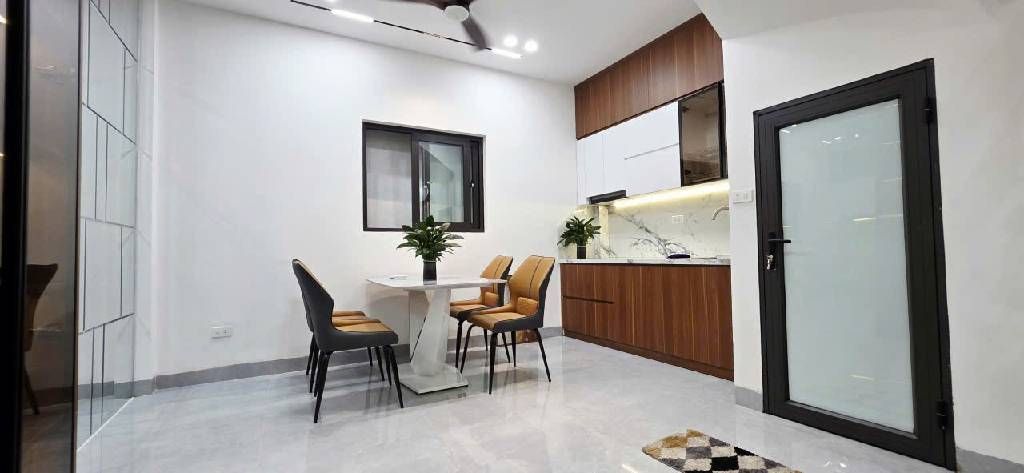 Bán nhà Định Công Thượng - diện tích 37m2 4 tầng - Nhà đẹp ở luôn - giá 9,6 tỷ