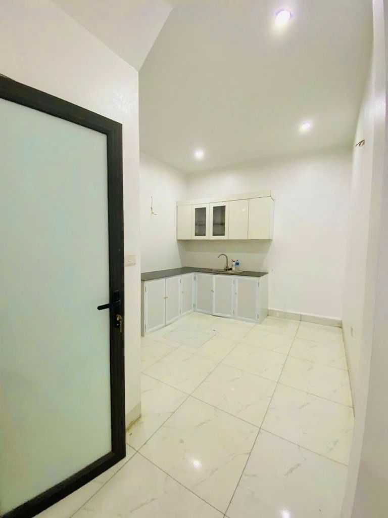 Bán nhà Lĩnh Nam - diện tích 32m2 2 tầng - mặt ngõ ô tô - giá 4,6 tỷ