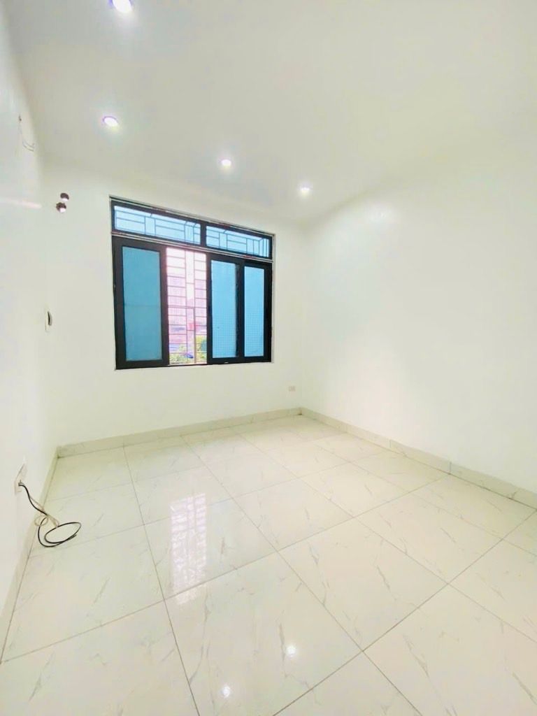 Bán nhà Lĩnh Nam - diện tích 32m2 2 tầng - mặt ngõ ô tô - giá 4,6 tỷ
