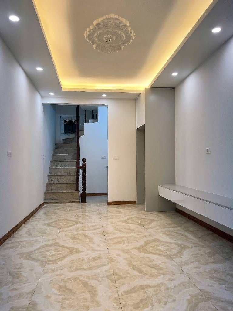 Bán nhà Ngõ Văn Chương - diện tích 22.9m2 4 tầng - Nhà dân xây chắc chắn, 2 mặt ngõ 2 thoáng - giá 6,3 tỷ