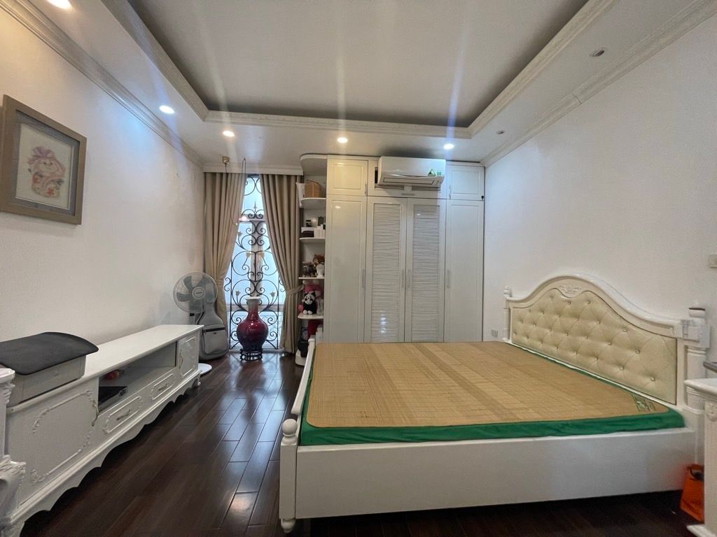 Bán nhà Thái Hà - diện tích 60m2 4 tầng - Ô tô đỗ cửa - giá 14,9 tỷ