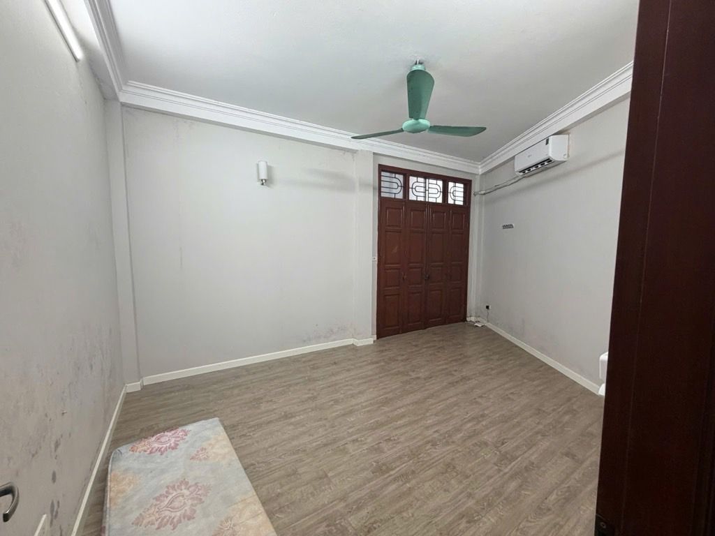 Bán nhà Trần Quý Cáp - diện tích 29m2 5 tầng - ô tô đỗ gần cửa - giá 5,85 tỷ