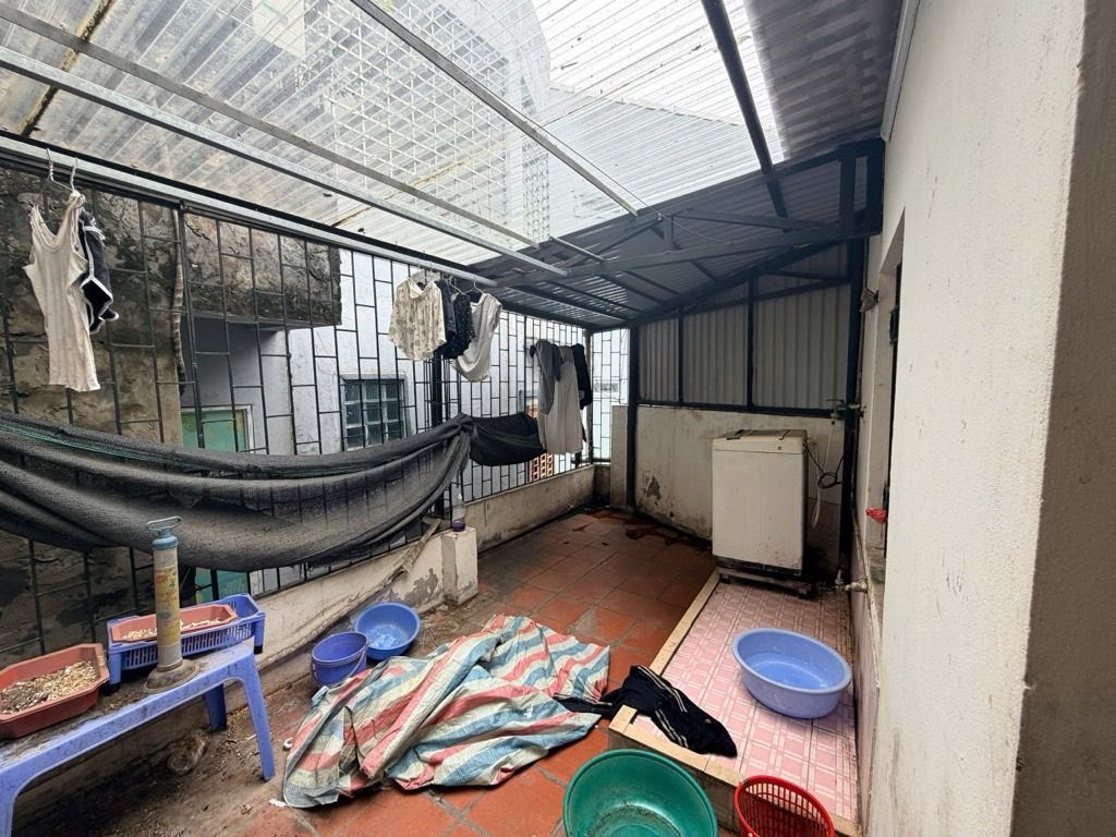 Bán nhà Trần Quý Cáp - diện tích 29m2 5 tầng - ô tô đỗ gần cửa - giá 5,85 tỷ