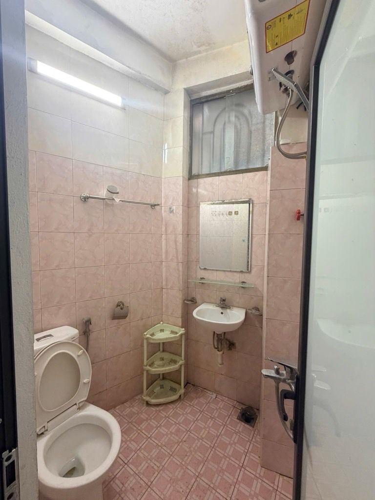 Bán nhà Trần Quý Cáp - diện tích 29m2 5 tầng - ô tô đỗ gần cửa - giá 5,85 tỷ