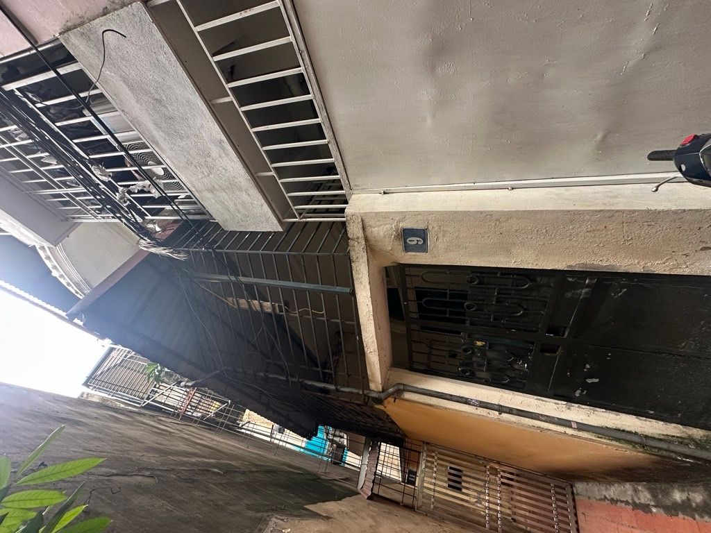 Bán nhà Hào Nam - diện tích 39m2 3 tầng - đất tặng nhà - giá 8,35 tỷ