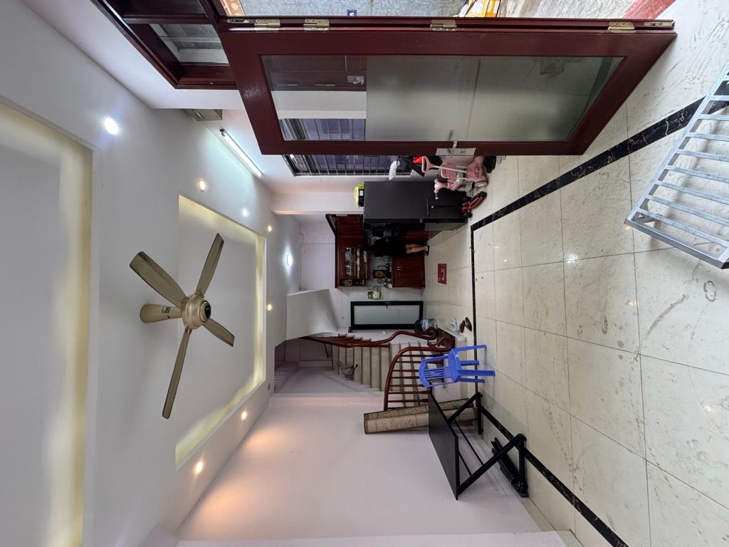 Bán nhà Giáp Bát - diện tích 37m2 5 tầng - Lô góc - giá 8,95 tỷ