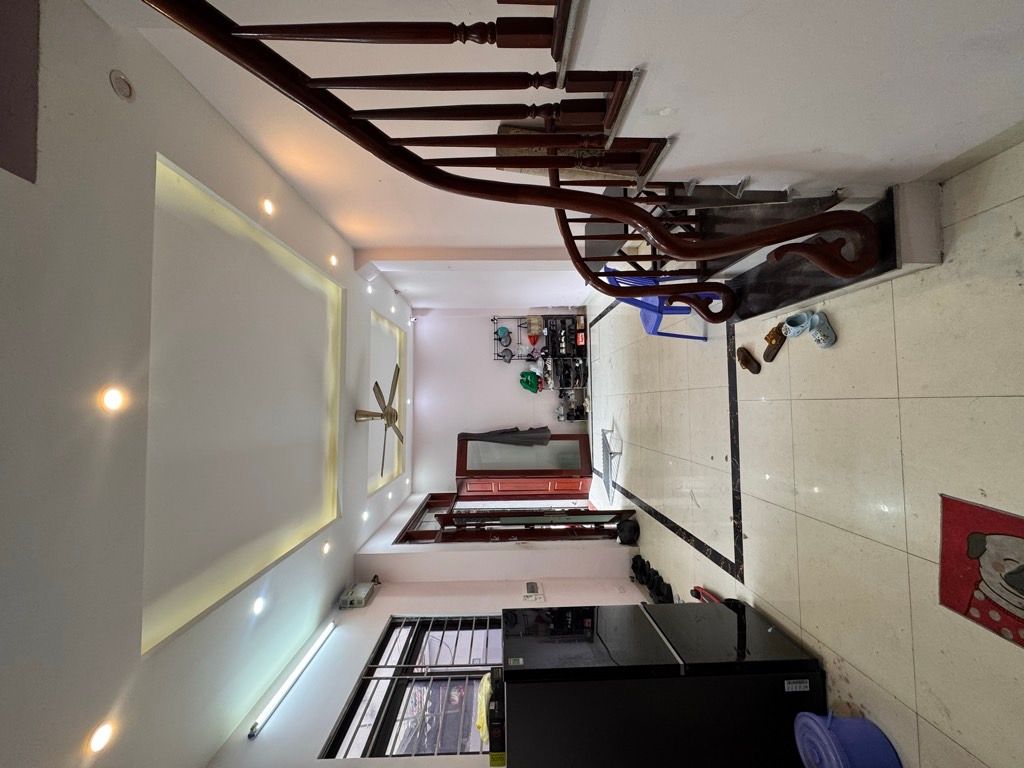 Bán nhà Giáp Bát - diện tích 37m2 5 tầng - Lô góc - giá 8,95 tỷ