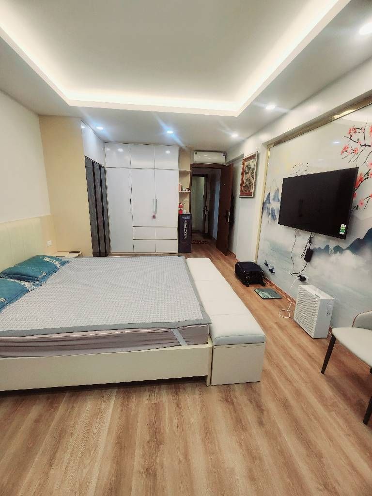 Bán nhà Đền Lừ - diện tích 40m2 5 tầng - Gara ô tô, nhà phân lô - giá 19,8 tỷ