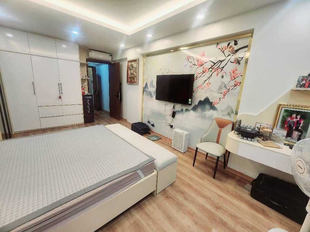 Bán nhà Đền Lừ - diện tích 40m2 5 tầng - Gara ô tô, nhà phân lô - giá 19,8 tỷ