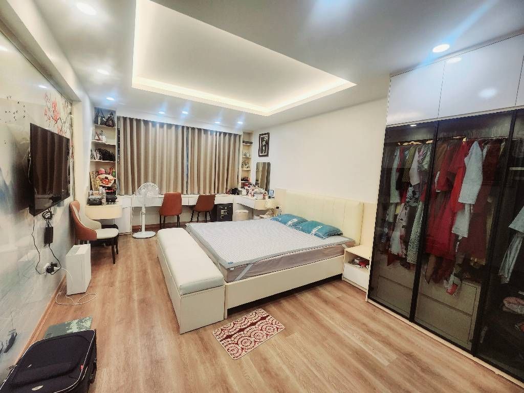 Bán nhà Đền Lừ - diện tích 40m2 5 tầng - Gara ô tô, nhà phân lô - giá 19,8 tỷ