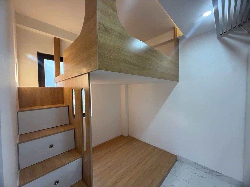Bán nhà Láng Hạ - diện tích 64.5m2 7 tầng - Nhà mới Koong, ngõ thông - giá 22 tỷ