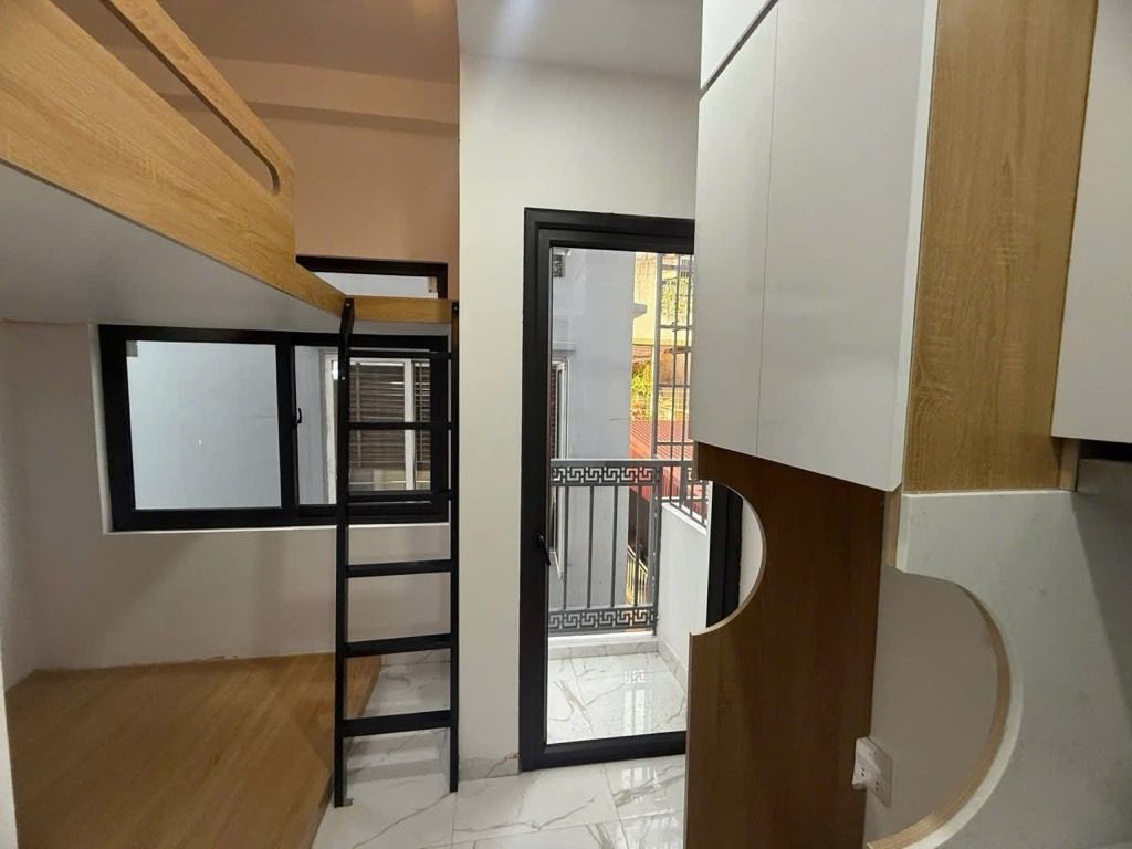 Bán nhà Láng Hạ - diện tích 64.5m2 7 tầng - Nhà mới Koong, ngõ thông - giá 22 tỷ