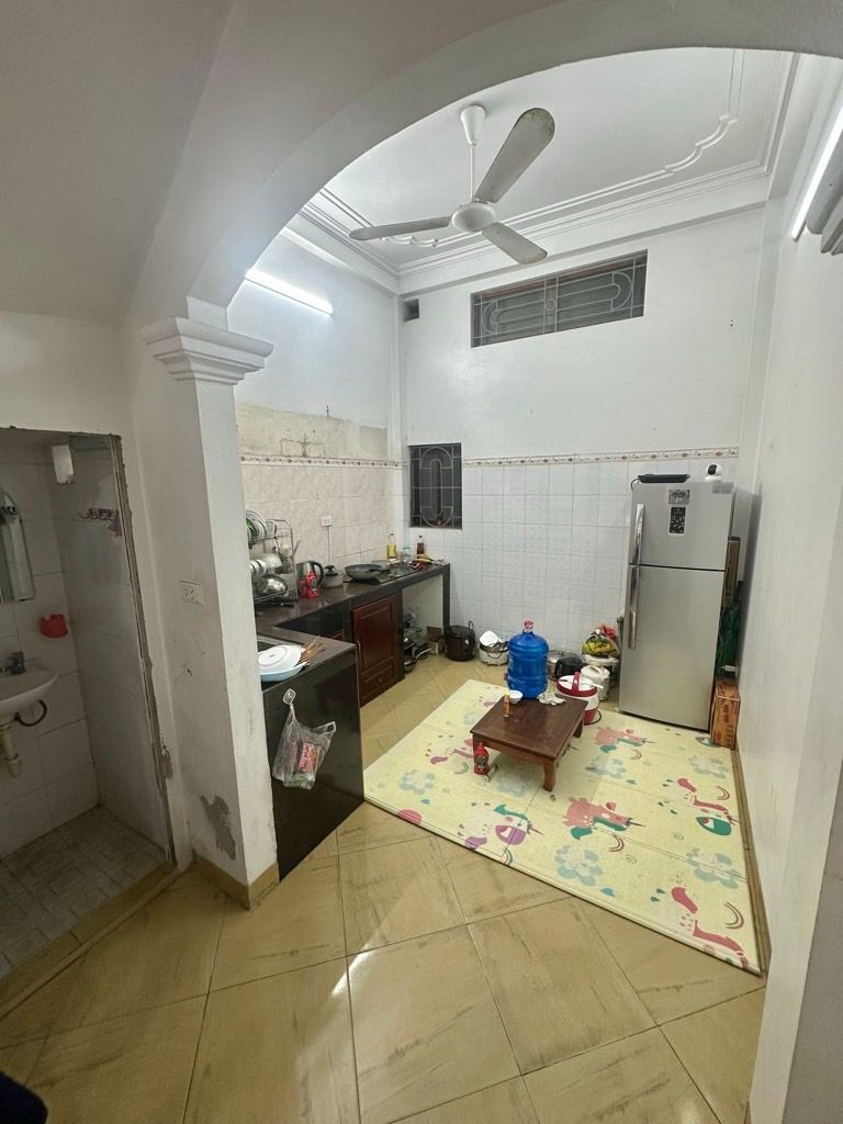 Bán nhà Dương Văn Bé - diện tích 30m2 5 tầng - ô tô tránh - giá 8 tỷ