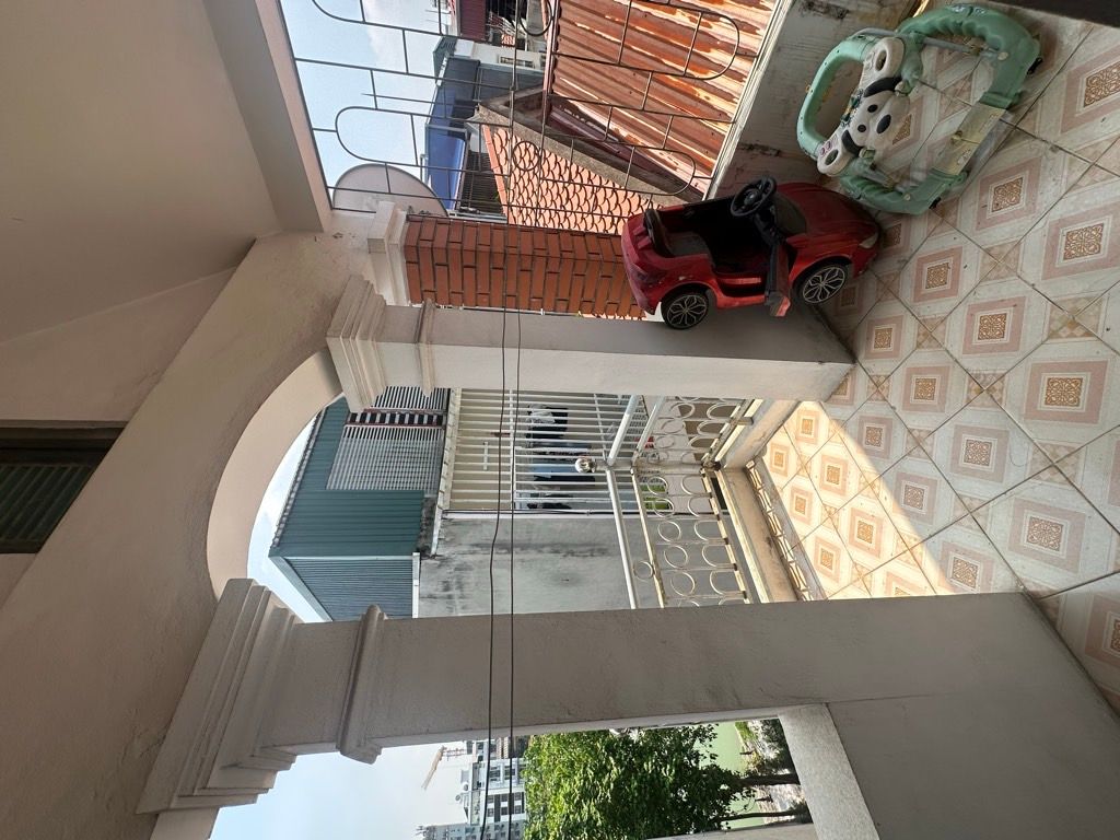 Bán nhà Dương Văn Bé - diện tích 30m2 5 tầng - ô tô tránh - giá 8 tỷ