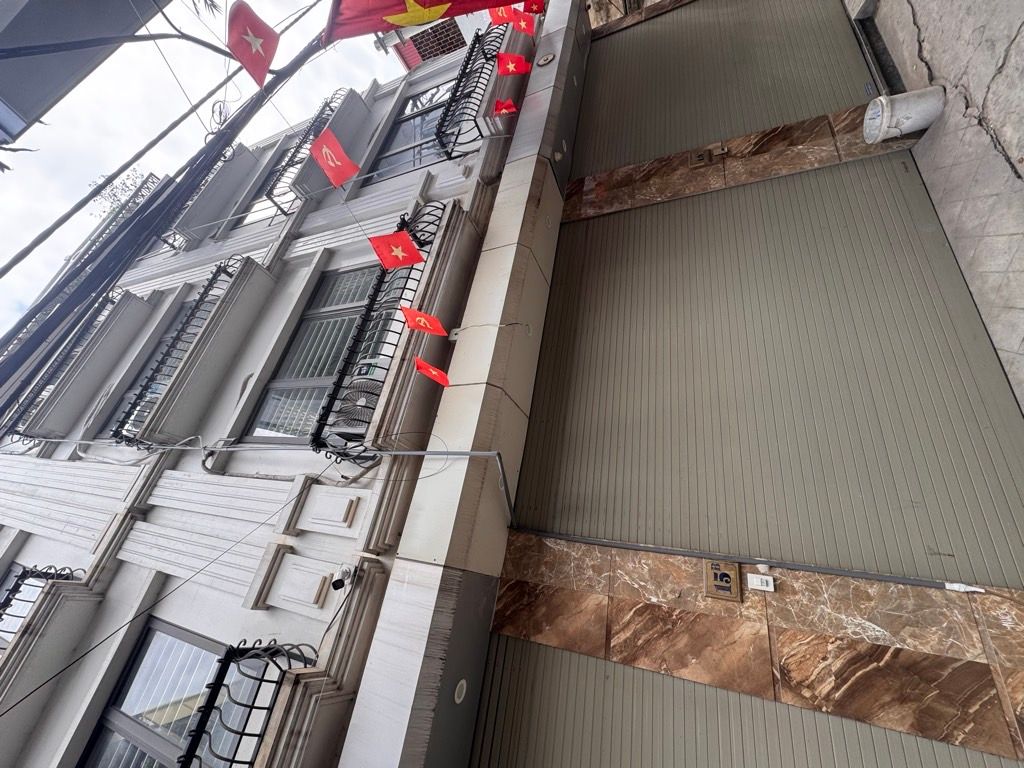 Bán nhà Yên Duyên - diện tích 39m2 5 tầng - ô tô đỗ cửa - giá 11,2 tỷ