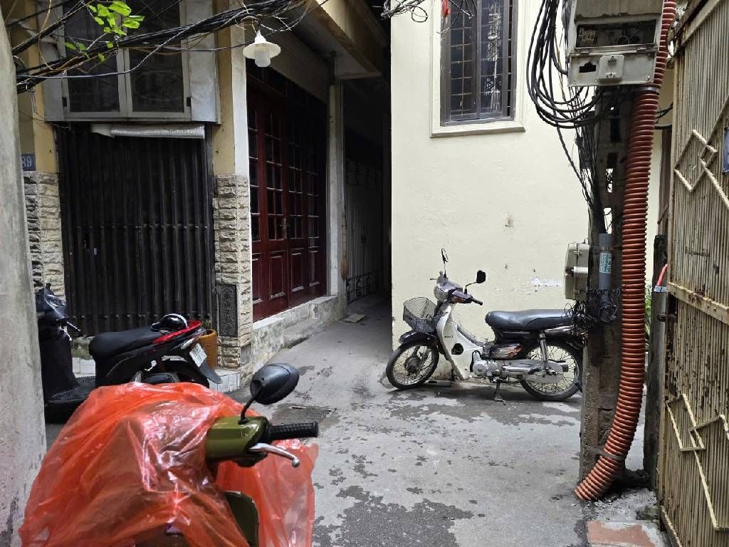 Bán nhà Nguyễn Lương Bằng - diện tích 28.2m2 3 tầng - Cực hiếm, ô tô tránh - giá 7,2 tỷ