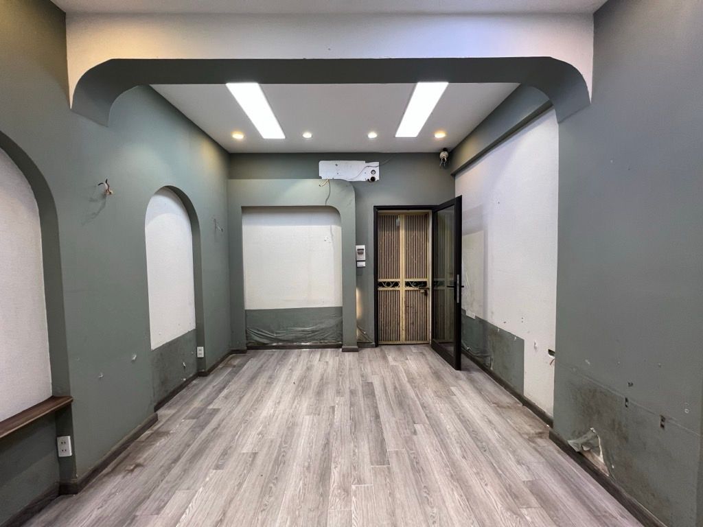 Bán nhà Hoàng Ngọc Phách - diện tích 70m2 1 tầng - Ô TÔ - KINH DOANH - giá 6,4 tỷ
