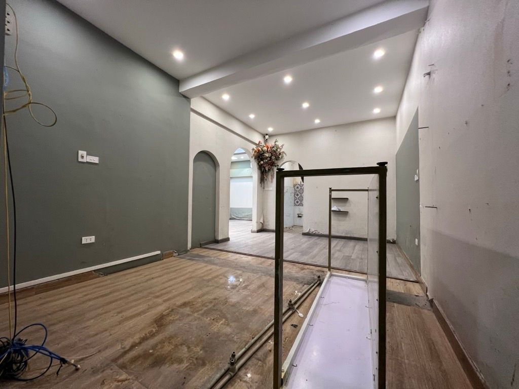 Bán nhà Hoàng Ngọc Phách - diện tích 70m2 1 tầng - Ô TÔ - KINH DOANH - giá 6,4 tỷ