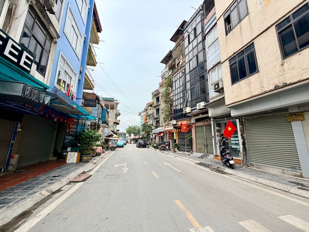 Bán nhà Trương Định - diện tích 34m2 2 tầng - ô tô tránh - giá 12,6 tỷ