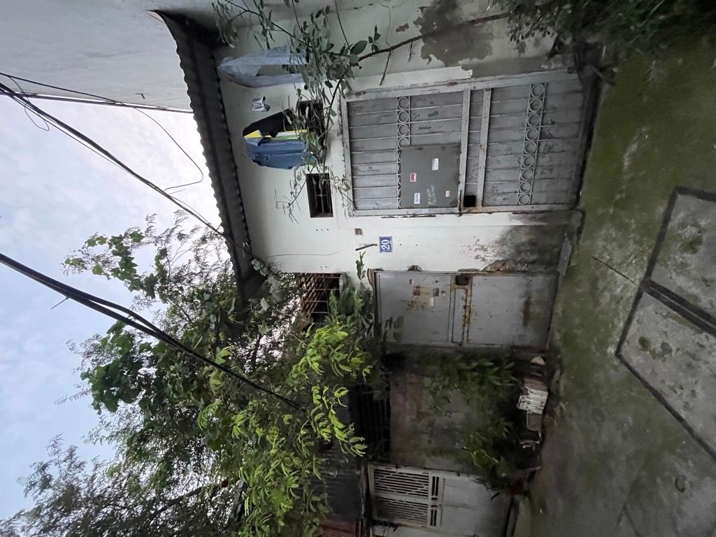 Bán nhà Hoàng Văn Thái - diện tích 61m2 1 tầng - ô tô tránh - giá 4 tỷ