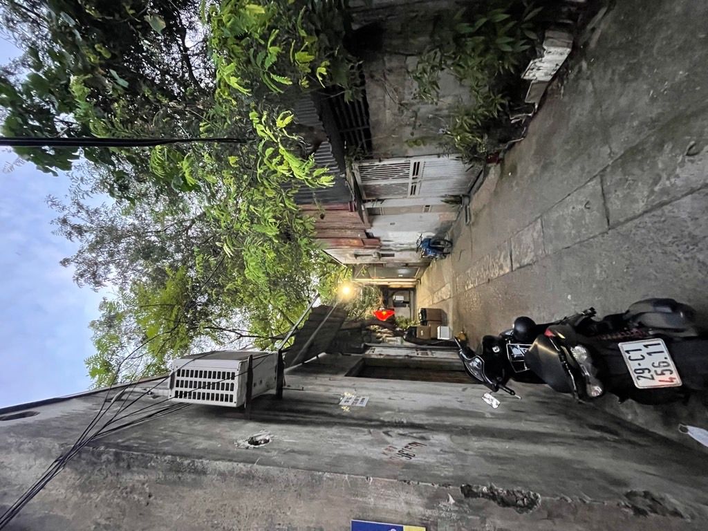 Bán nhà Hoàng Văn Thái - diện tích 61m2 1 tầng - ô tô tránh - giá 4 tỷ