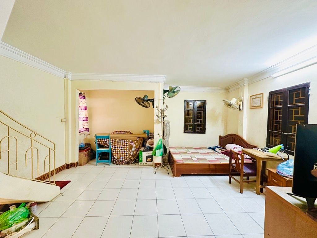 Bán nhà Tân Mai - diện tích 35m2 3 tầng - Lô góc, nhà đẹp vào ở luôn - giá 3,8 tỷ