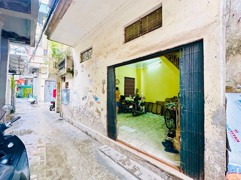 Bán nhà Tân Mai - diện tích 35m2 3 tầng - Lô góc, nhà đẹp vào ở luôn - giá 3,8 tỷ