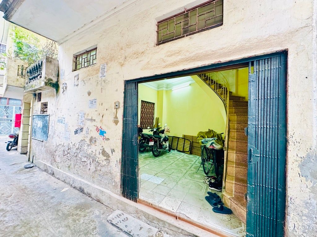Bán nhà Tân Mai - diện tích 35m2 3 tầng - Lô góc, nhà đẹp vào ở luôn - giá 3,8 tỷ