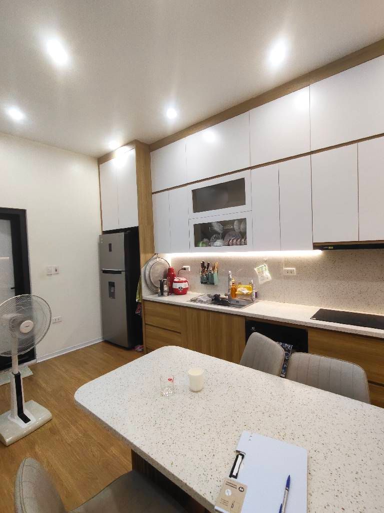 Bán nhà Giáp Bát - diện tích 41m2 5 tầng - ô tô tránh - giá 13,8 tỷ