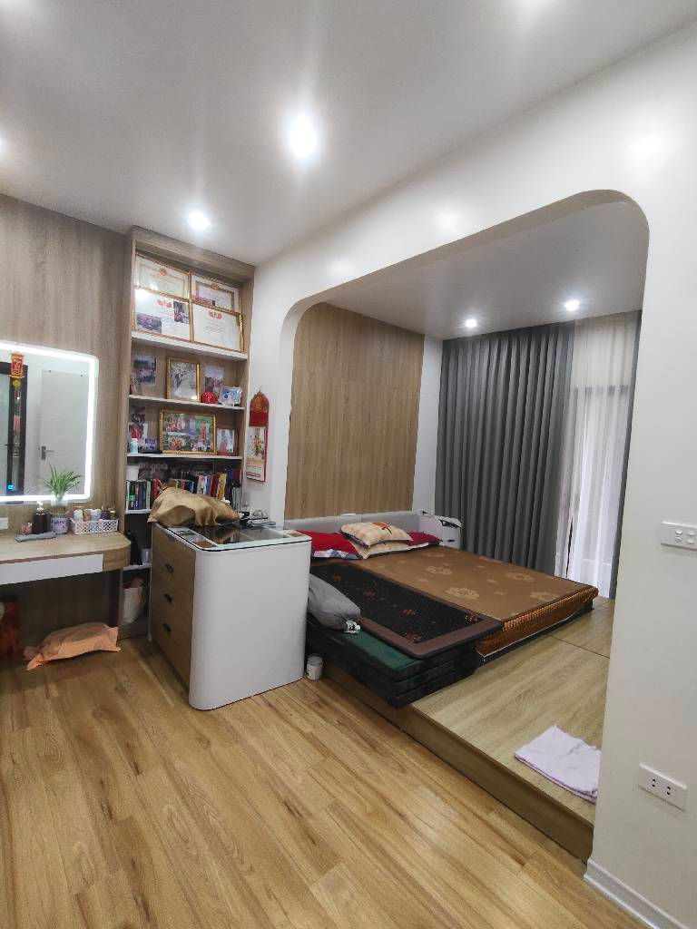 Bán nhà Giáp Bát - diện tích 41m2 5 tầng - ô tô tránh - giá 13,8 tỷ