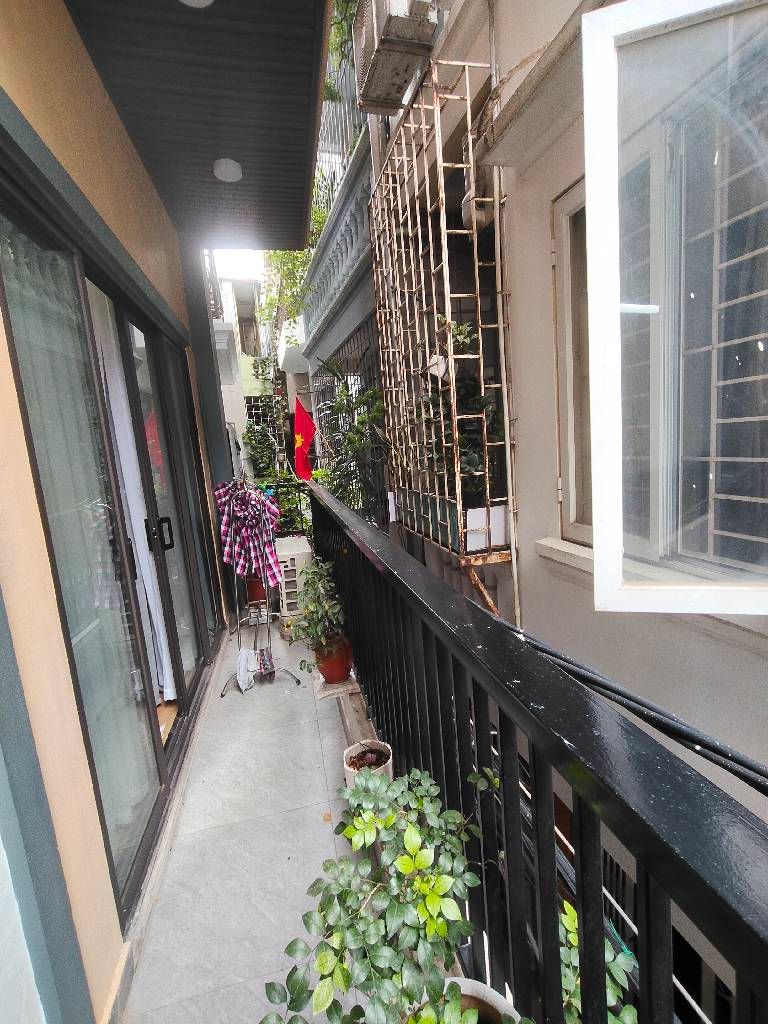 Bán nhà Giáp Bát - diện tích 41m2 5 tầng - ô tô tránh - giá 13,8 tỷ