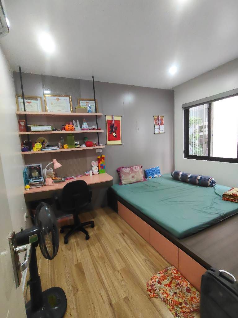 Bán nhà Giáp Bát - diện tích 41m2 5 tầng - ô tô tránh - giá 13,8 tỷ
