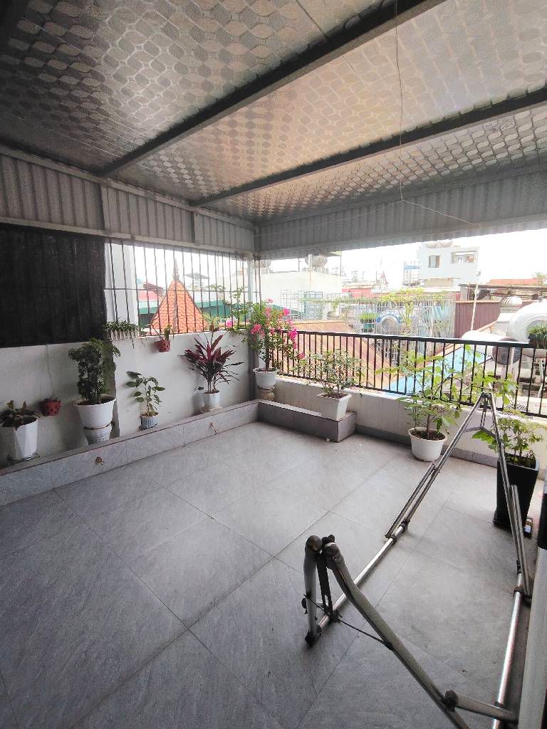 Bán nhà Giáp Bát - diện tích 41m2 5 tầng - ô tô tránh - giá 13,8 tỷ