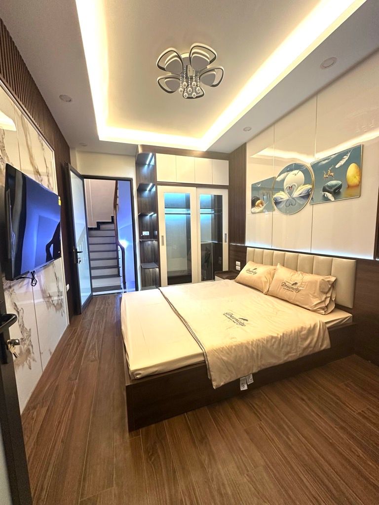 Bán nhà Tân Khai - diện tích 24m2 5 tầng - Ô tô tránh 30m - giá 6,8 tỷ
