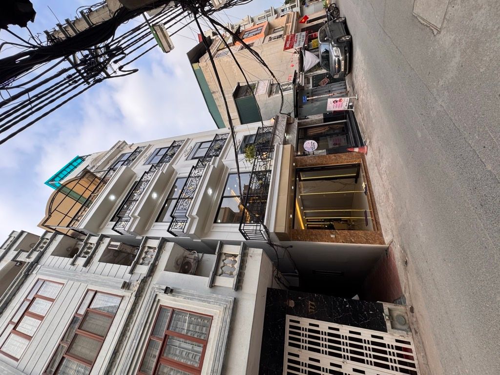 Bán nhà Nguyễn Chính - diện tích 45m2 5 tầng - Lô góc - giá 14,6 tỷ