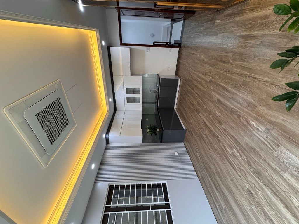 Bán nhà Nguyễn Chính - diện tích 45m2 5 tầng - Lô góc - giá 14,6 tỷ