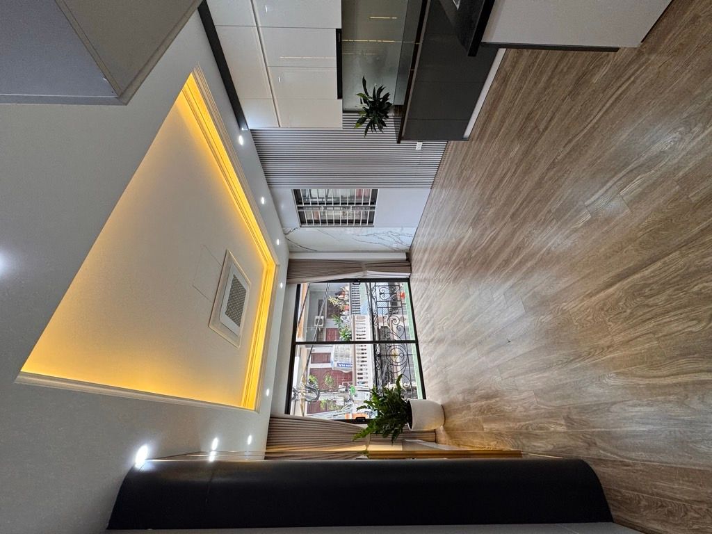 Bán nhà Nguyễn Chính - diện tích 45m2 5 tầng - Lô góc - giá 14,6 tỷ