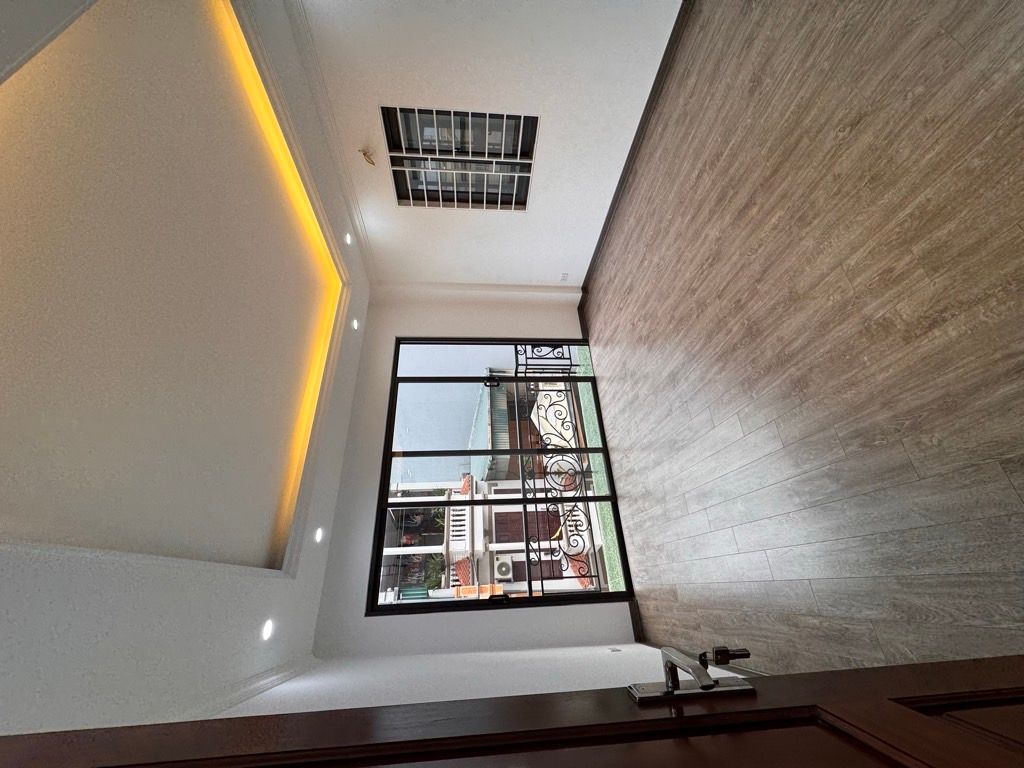 Bán nhà Nguyễn Chính - diện tích 45m2 5 tầng - Lô góc - giá 14,6 tỷ