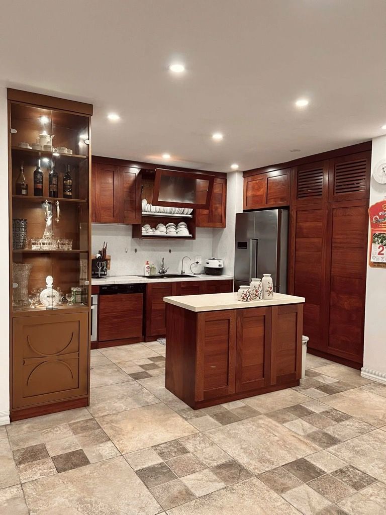 Bán nhà Phạm Ngọc Thạch - diện tích 46m2 6 tầng - Ô chờ thang máy - giá 15 tỷ