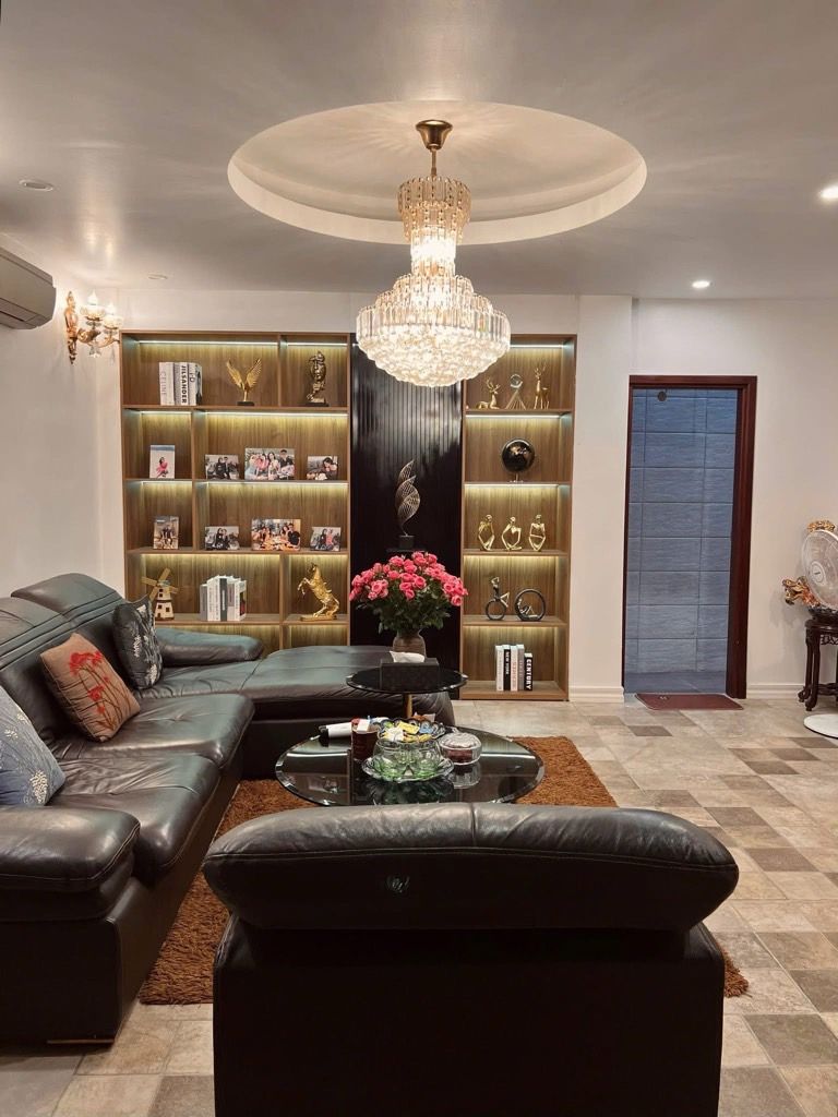 Bán nhà Phạm Ngọc Thạch - diện tích 46m2 6 tầng - Ô chờ thang máy - giá 15 tỷ