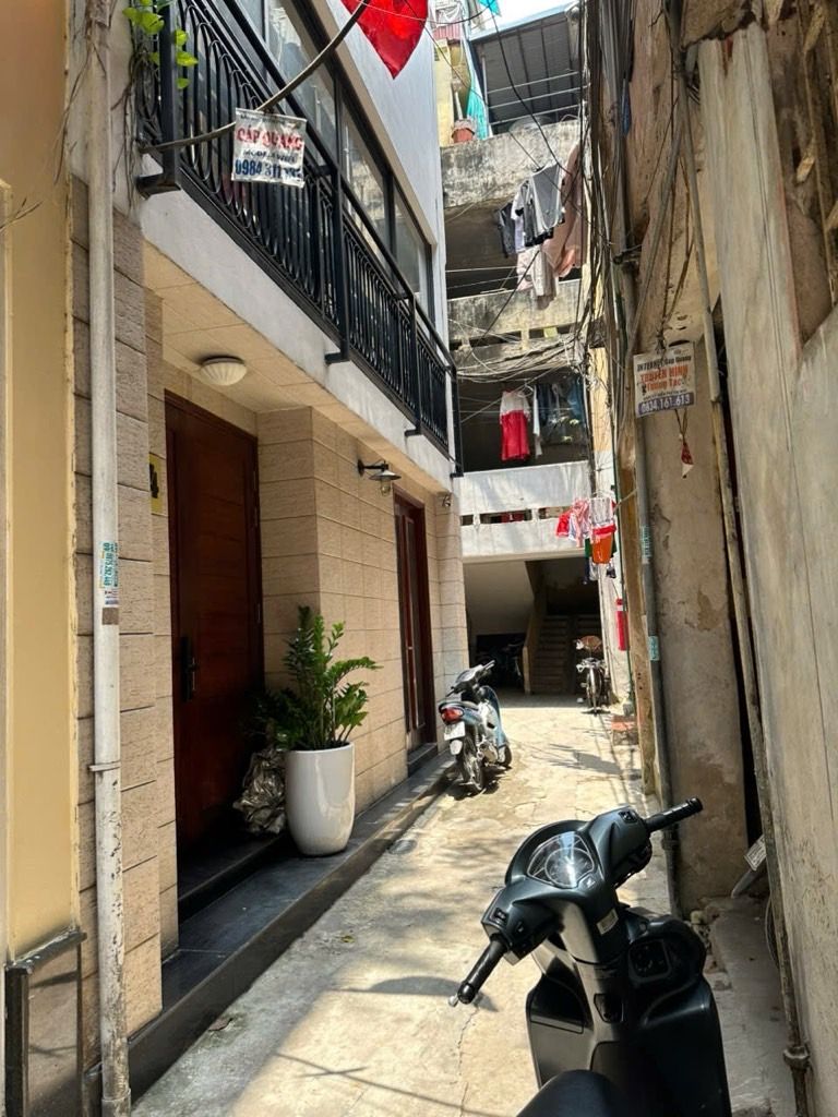 Bán nhà Phạm Ngọc Thạch - diện tích 46m2 6 tầng - Ô chờ thang máy - giá 15 tỷ