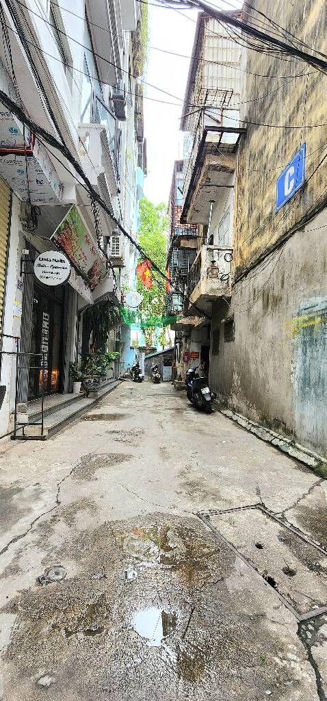 Bán nhà Chùa Láng - diện tích 24m2 1 tầng - ô tô đỗ cửa - giá 3,8 tỷ