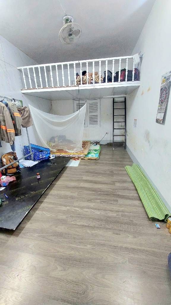 Bán nhà Chùa Láng - diện tích 24m2 1 tầng - ô tô đỗ cửa - giá 3,8 tỷ